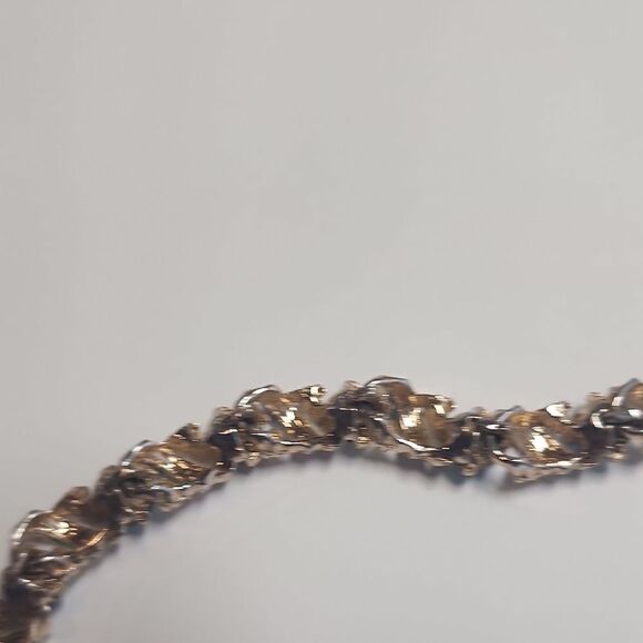 Vintage Soft Gold Tone Bracelet - Picture 9 of 11